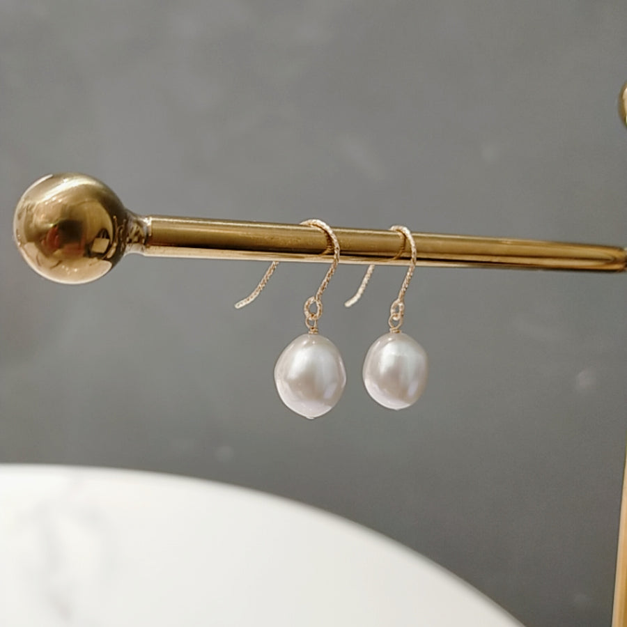 Fresh Water Ellipse Pearl Pierces / Earrings
