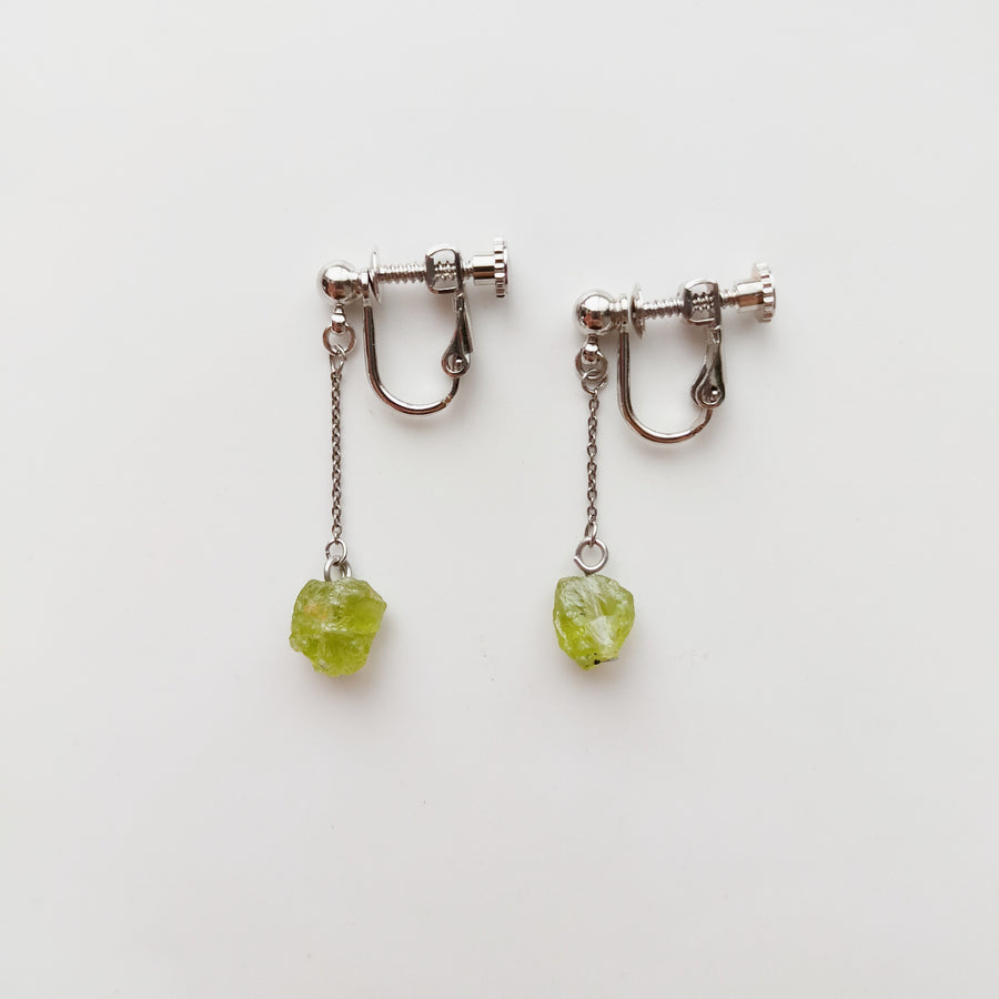 Peridot Chain Pierces / Earrings (SILVER)