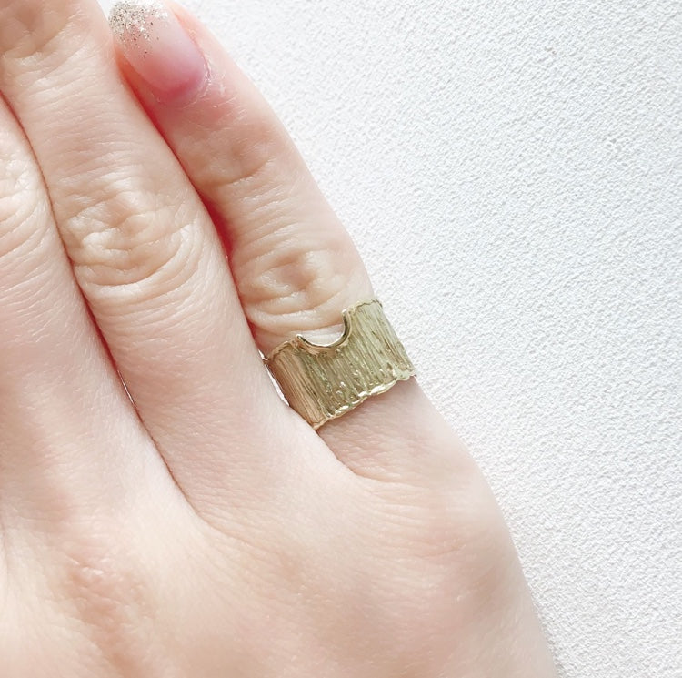 SHAFCA Wide and Wave Gold Ring
