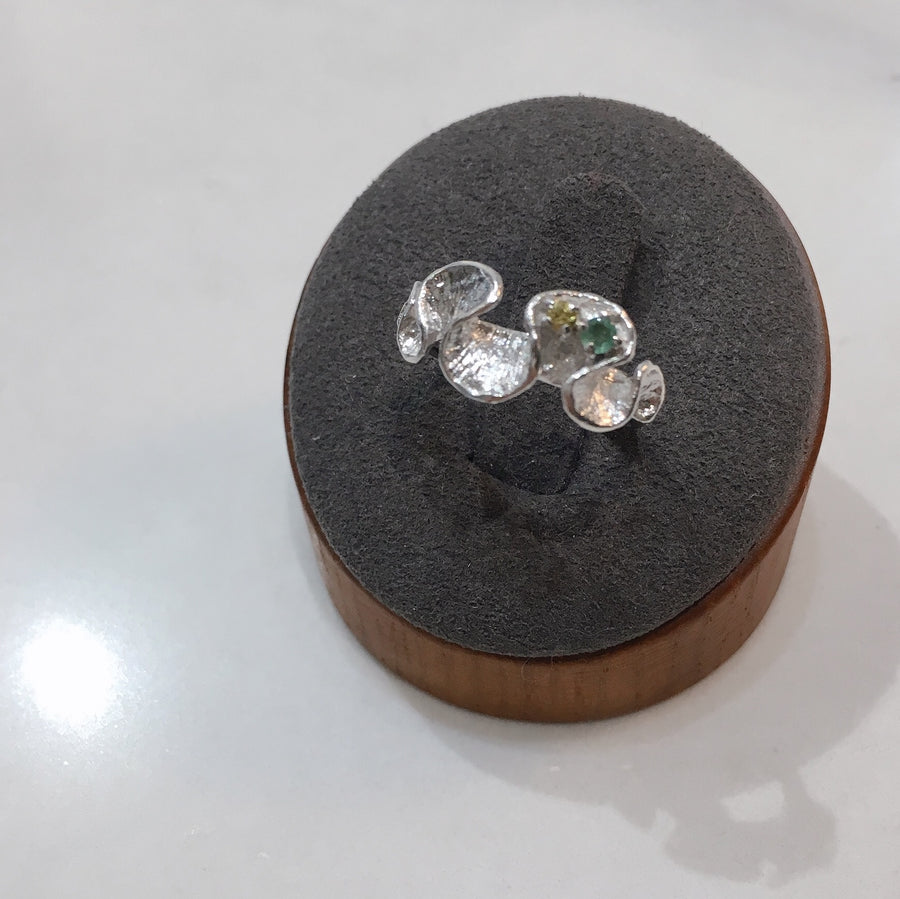 SHAFCA Gemstone Frill Ring (Small Silver)