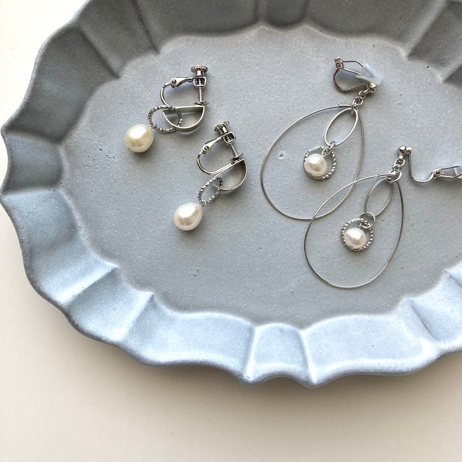 Round Motif and Water Pearl Pierces / Earrings